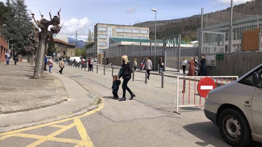 El traçat només es tanca en tres franges horàries quan els alumnes accedeixen al centre