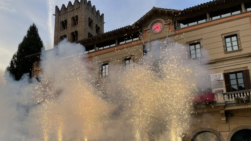 Traca d'inici de Festa Major encesa pels Diables