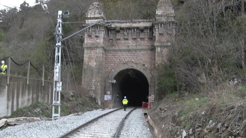 Túnel de la línia R3 en el seu pas per Toses