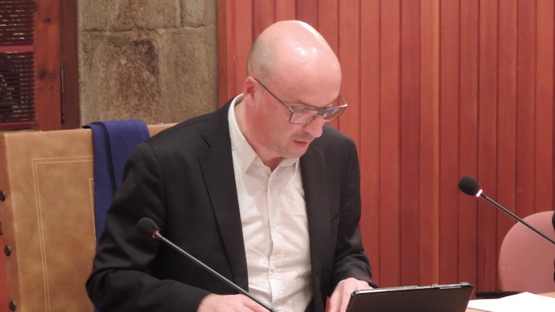 Xavier Sala en la última sessió ordinària del ple de l'ajuntament de Camprodon