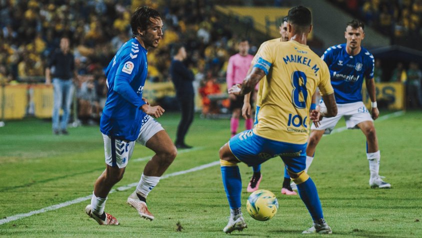 Àlex Corredera disputant un dels partits del play-off d'ascens