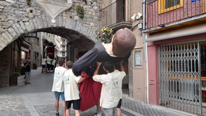 La cercavila dels gegants després del pregó dona per encetats els actes de manera oficial | Jordi Amàrita