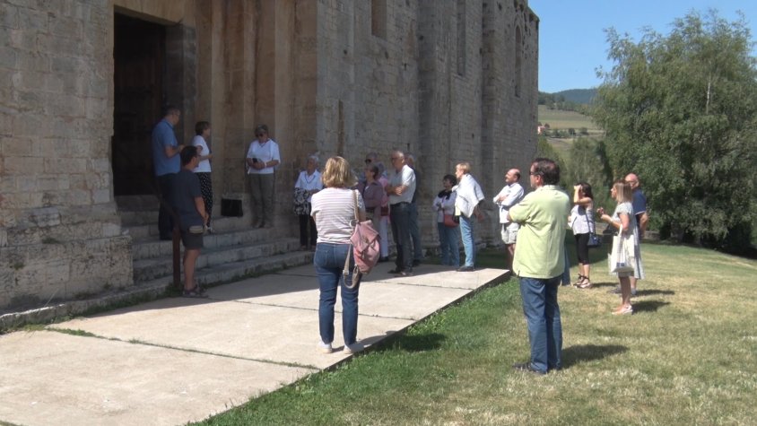 Durant la visita guiada que es va realitzar per l'església de Santa Cecília de Molló