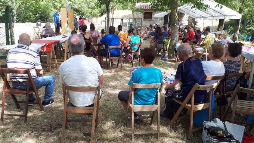 Els participants assisteixen a les activitats organitzades durant la jornada