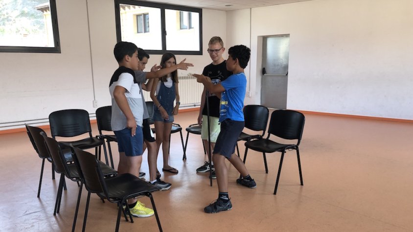 Els alumnes practiquen una sessió d'improvisació durant les sessions del curs