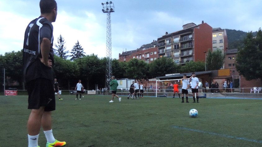 Primers partits del torneig al camp municipal de Ripoll