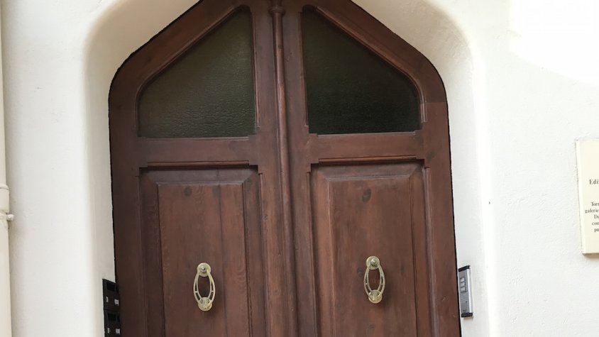 Una de les portes que s'han de cercar per la vila