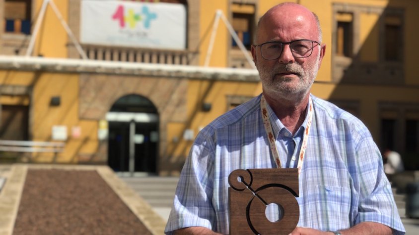 Joan Grané, director gerent de l’hospital, amb el premi