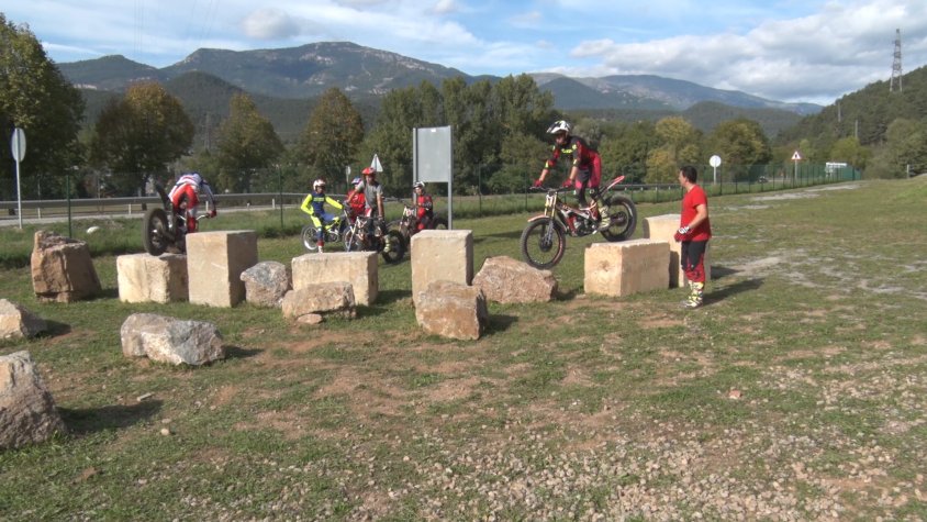 Un entrenament dels joves pilots de trial durant aquest curs 2022-23