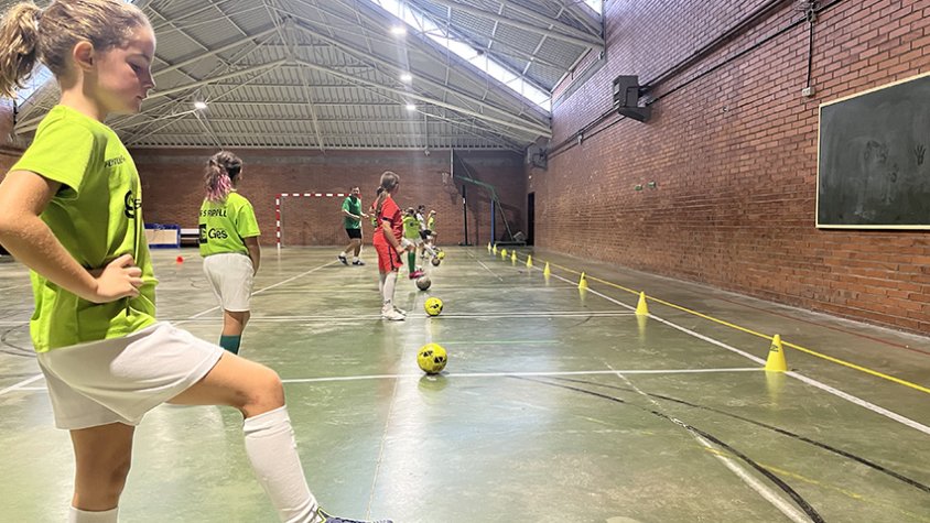 Les jugadores de l'EFS Ripoll en un entrenament
