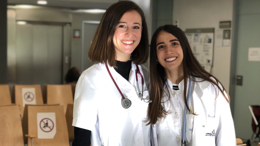 La Maria Carrera i l'Alejandra Ramos a la consulta del CAP de Campdevànol