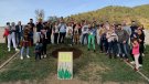 Ripoll celebra la natalitat amb una festa i la plantada de flors a la Devesa del Pla