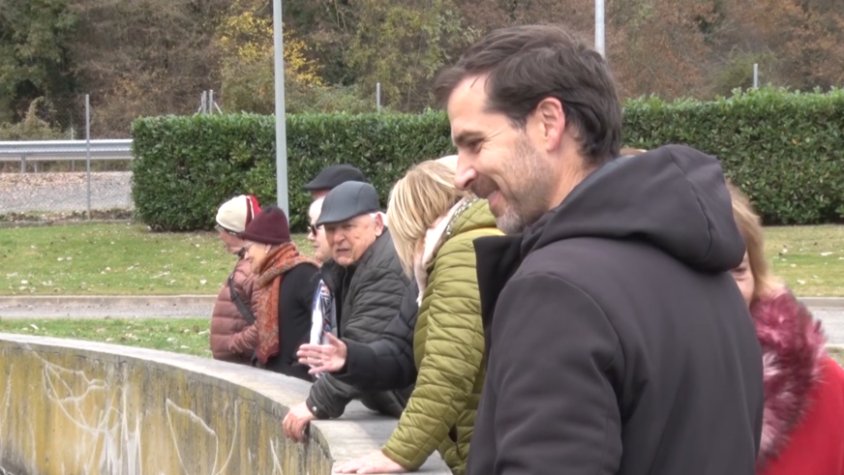 El president del Consell Comarcal acompanyant als participants de la visita guiada