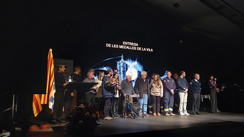 Ribes entrega les distincions del municipi