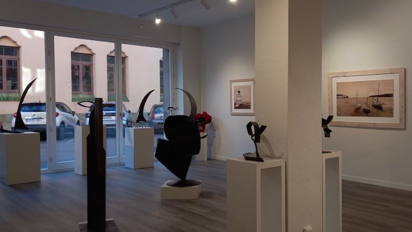 Interior de la galeria Espai Art 60 de Sant Joan de les Abadesses