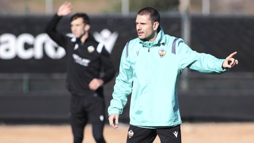 Albert Rudé va obtenir la seva primera victòria en sel seu primer debut com entrenador del Club Deportivo Castellón
