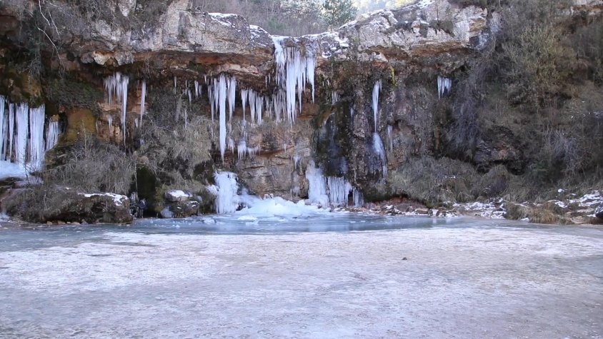 Un dels gorgs del Torrent de la Cabana glaçat | Andreu Pérez