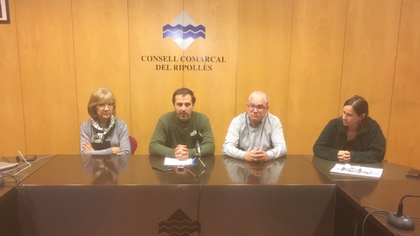 Sant Joan i Ripoll renoven el conveni pel programa Caixa Proinfància