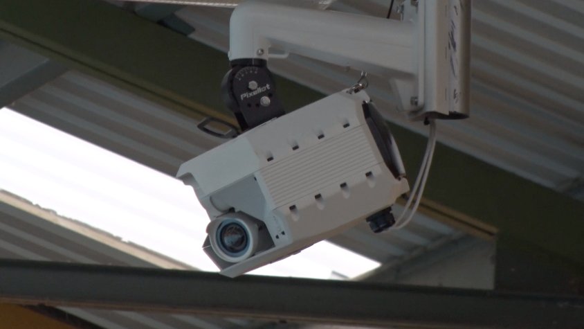 Una de les càmeres ubicada al pavelló de Sant Joan