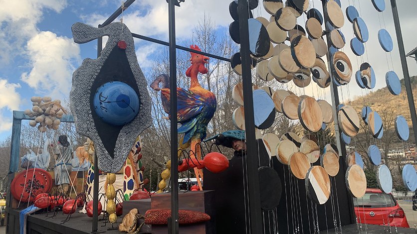 La carrosa guanyadora està inspirada en el món de l'artista Salvador Dalí