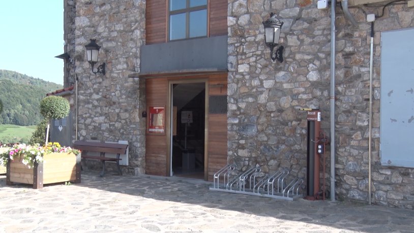 L'escola s'ubicaria a l'edifici de l'Ajuntament