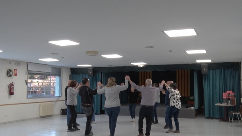 L'Agrupació Sardanista de Ripoll està oferint cursets per ballar sardanes a tot tipus d'edats