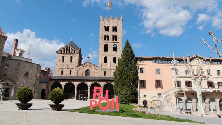 Plaça de Monestir de Ripoll
