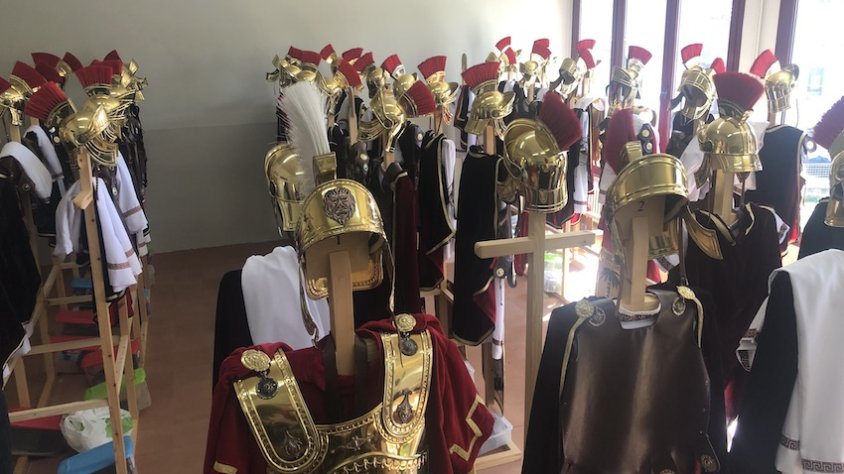 Magatzem no es guarda tot el material de la processó