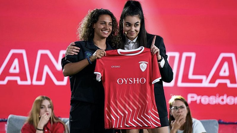 Sara Ismael amb Espe, presidenta d'Aniquiladoras FC