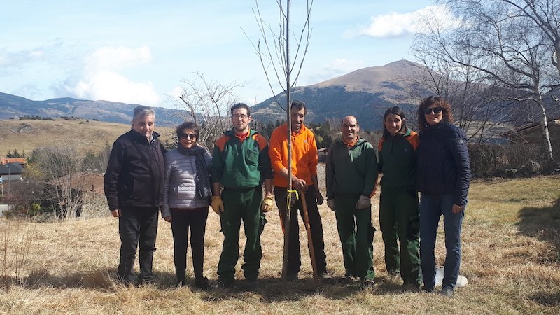 Foto de família al carrer Puigmal de Campelles