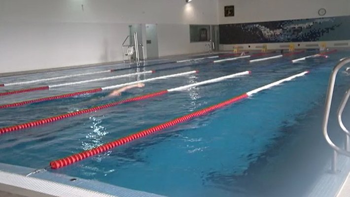 La piscina de Ripoll tanca des d'aquest dijous durant una setmana per reparar l'aigua calenta