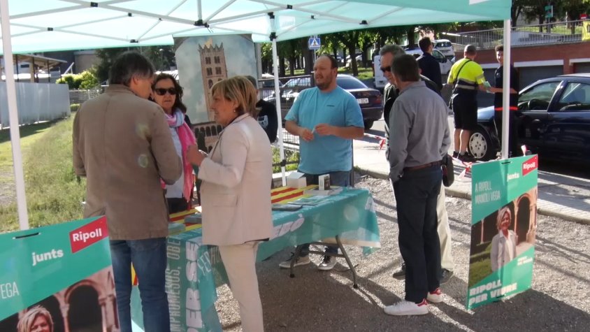 Membres de la candidatura de Junts, al Barri de Sant Pere