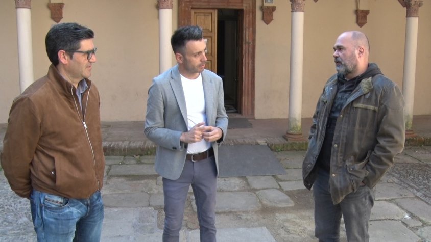 Sergi Albrich, acompanyat per dos dels membres de la seva candidatura