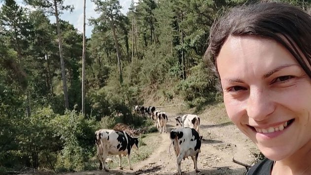 La Marina Puigcorbé regenta el Mas el Lladré, ramaderia familiar, i porta les xarxes socials de l’empresa