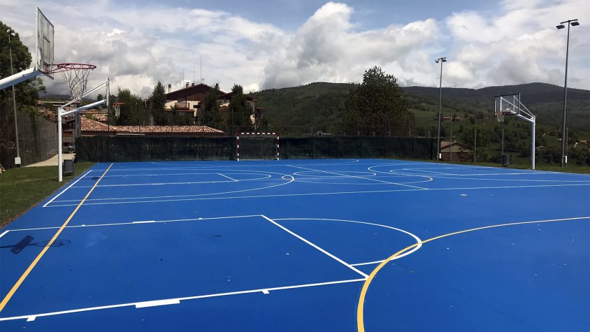 La pista poliesportiva comptarà amb una font, proposta guanyadora del procés