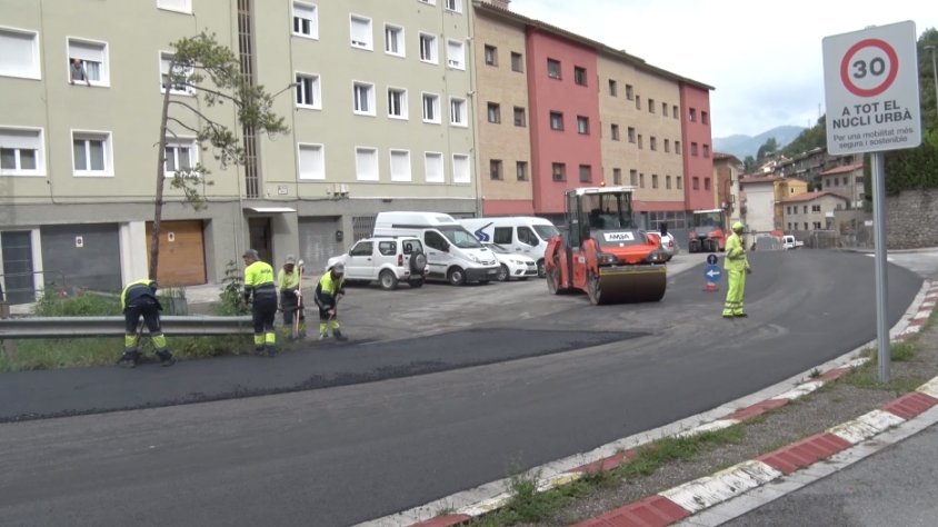Les obres de reparació del ferm a la carretera N-260a