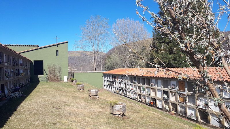 Imatge actual del cementiri municipal de Molló