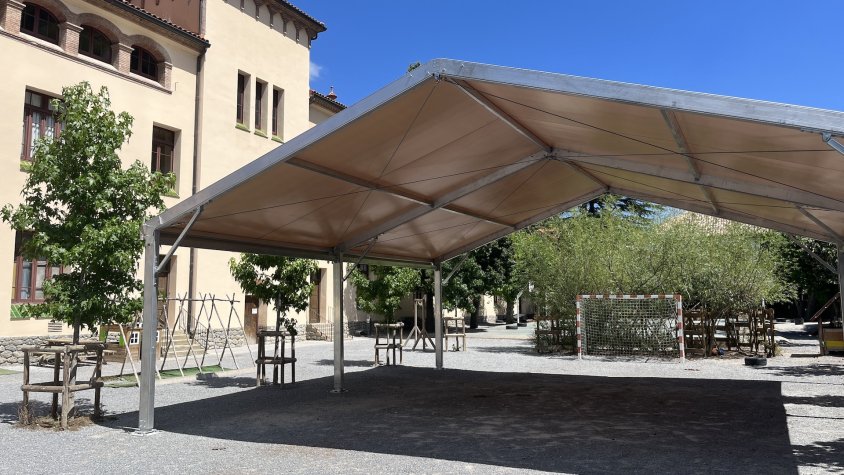 La nova estructura ocupa 100 metres quadrats i fa 3 metres i mig d'altura