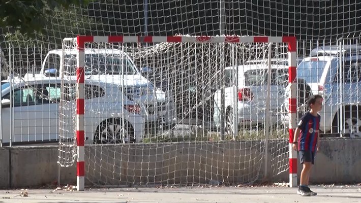 L'espai compta amb porteries i cistelles