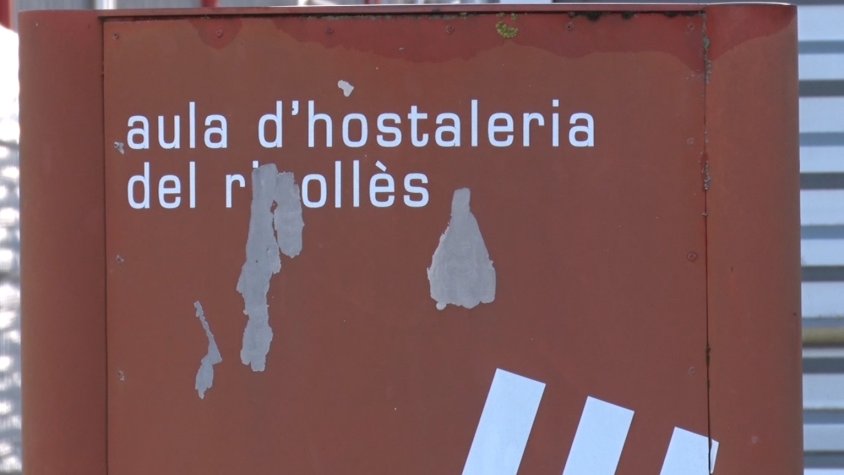 El cartell de l'Aula d'Hostaleria del Ripollès