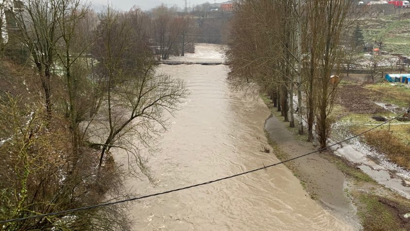 El riu Ter, cabalós al seu pas de Sant Joan de les Abadesses