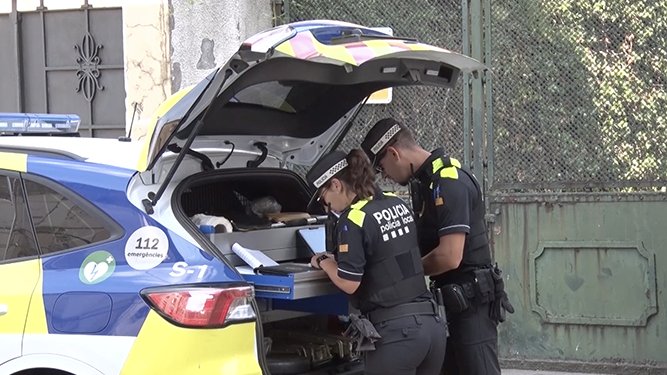 La Policia Local fent un control