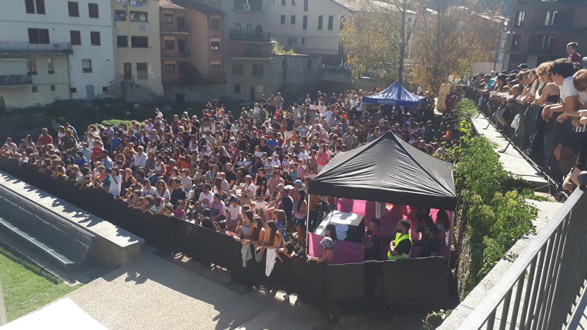 Ningú es va voler perdre el concert de Lildami a la Fira de la Galeta de Camprodon