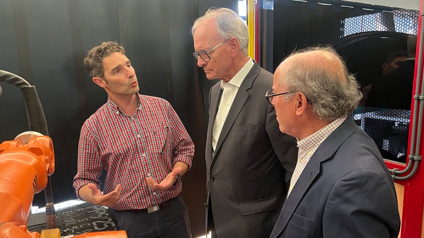 Antón Costas amb Josep Maria Casals durant la visita a la Fundació Eduard Soler