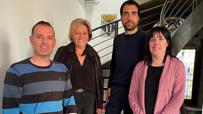 Els representants de les quatre forces que signen l'acord