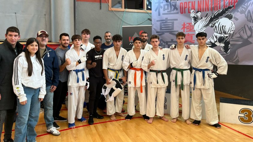 Espportistes del  Club de Karate Kyokushin Ripoll durant l’Open d’Espanya