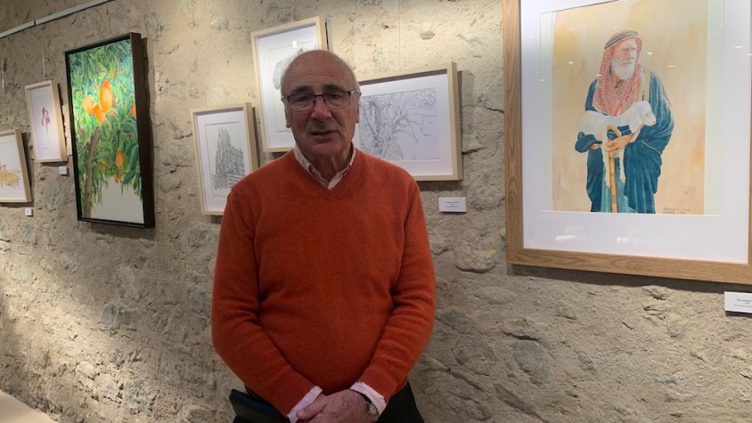 Fernando Vila a Cal Marquès amb una petita part de la mostra de les seves obres