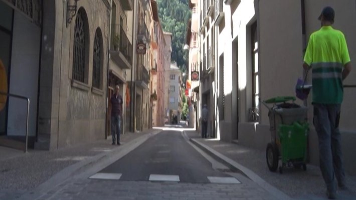 Eliminació de barreres arquitectòniques i consolidació de places d'aparcament al Carrer Catalunya
