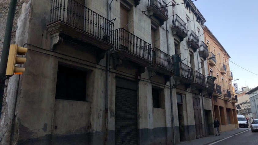 Un dels immobles ocupats a Ripoll que es va poder desallotjar recentment
