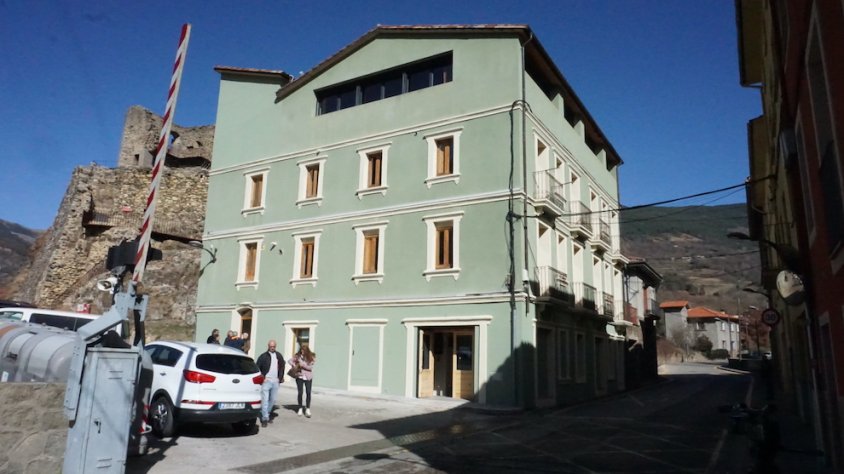 Edifici de la Cremallera de Ribes